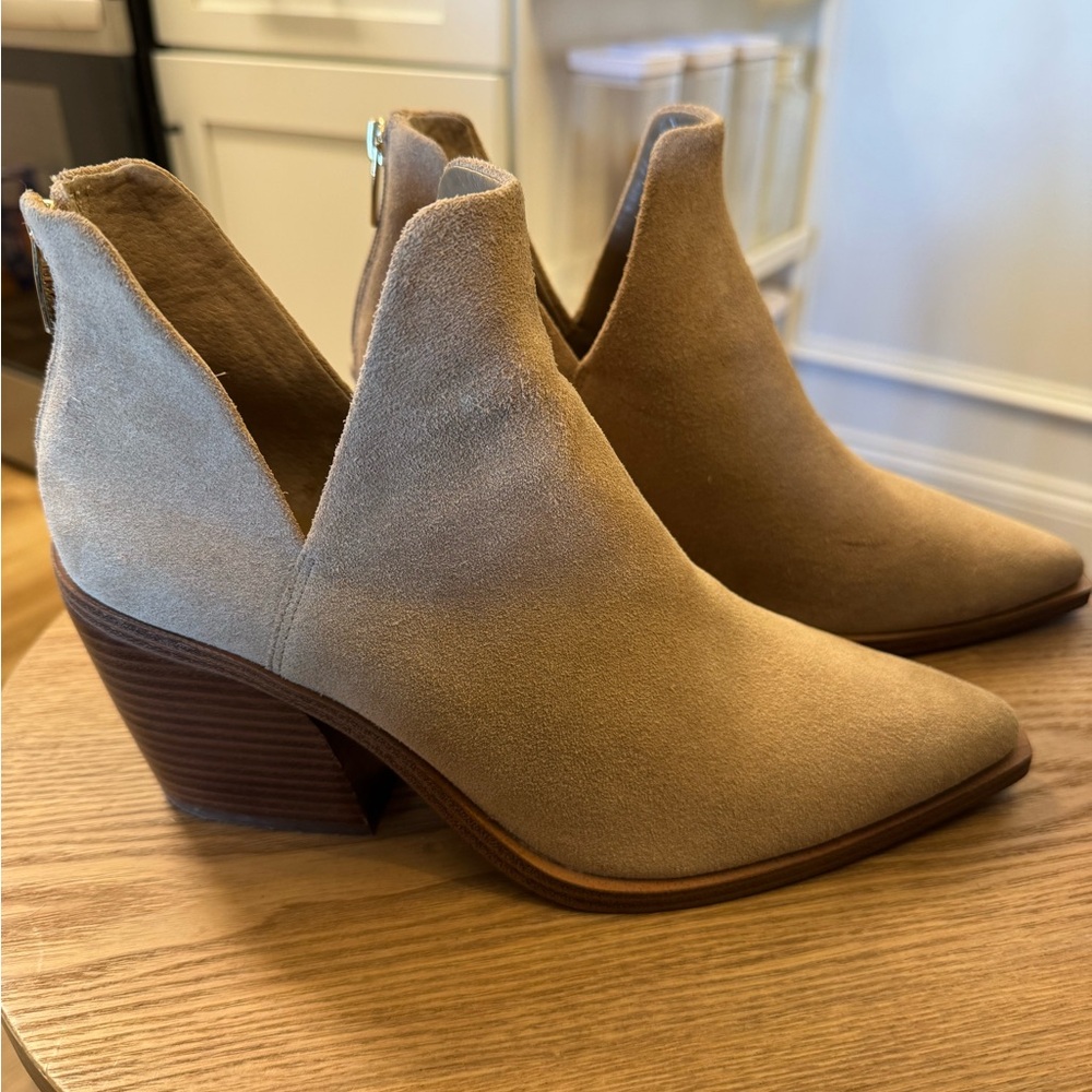 Vince Camuto Tan Ankle Booties - Picture 2 of 9